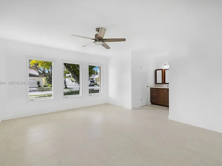 2045 SW 125th Ct — Photo 8
