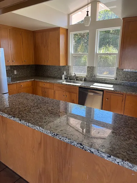 3 bed, 2333 sqft, $5,900 — Photo 4