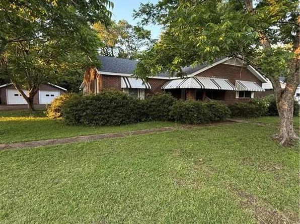 312 Sutherland Dr, Chickasaw, AL 36611