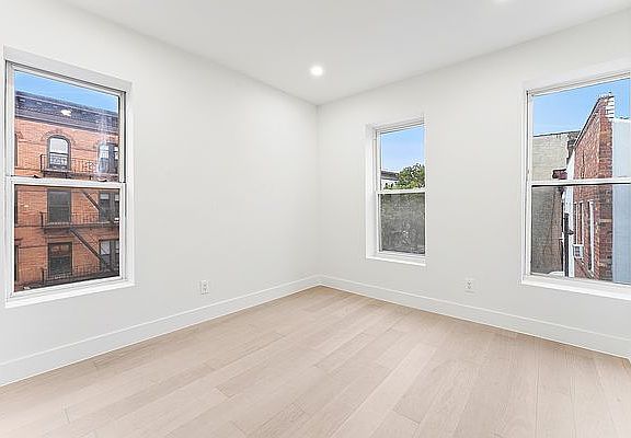 5th image of 1503 8th Ave Penthouse 1