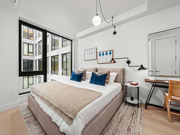 5th image of 218 Front St #2414