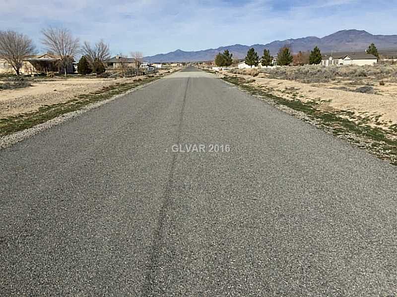 2nd image of 3651 S Tahachapi Ave