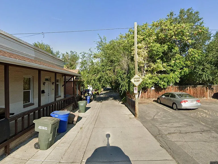 862 E Menlo Ave — Photo 1