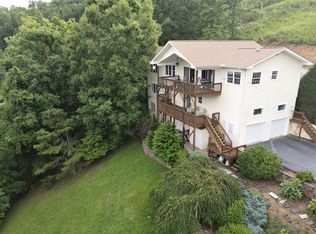 750 Sanders Rd, Franklin, NC 28734