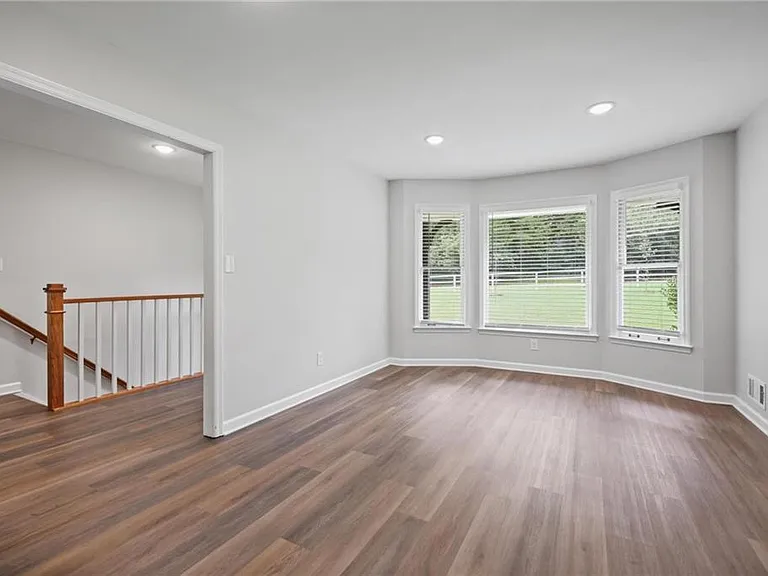 410 Hickory Walk — Photo 6