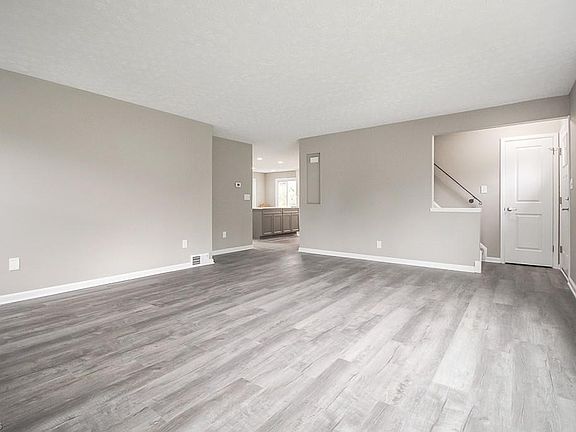 5th image of 5981 Maplecliff Dr