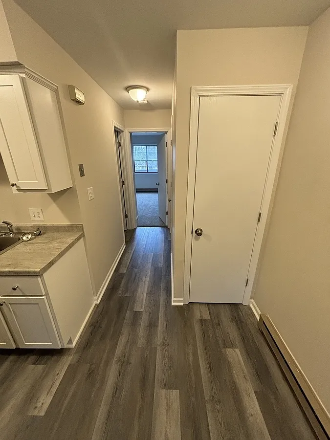 1 bed, $998 — Photo 4