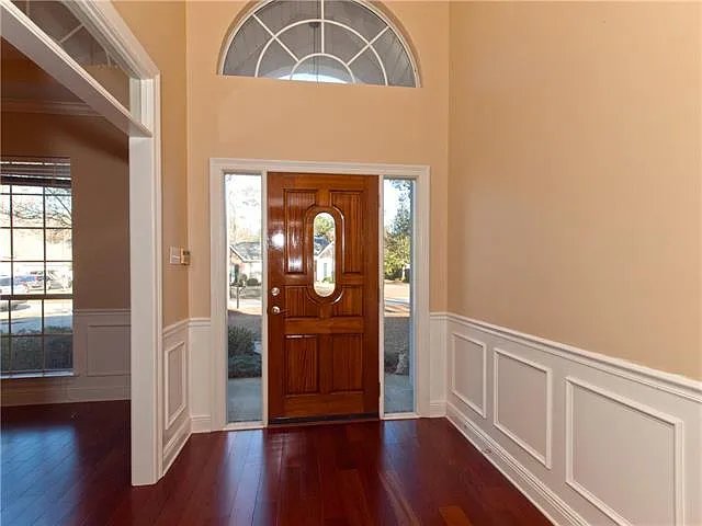 4 bed, 3.0 bath, 2346 sqft, $2,900 — Photo 4