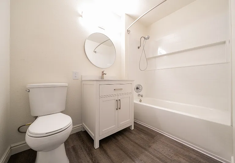 631 Blackshaw Ln — Photo 4