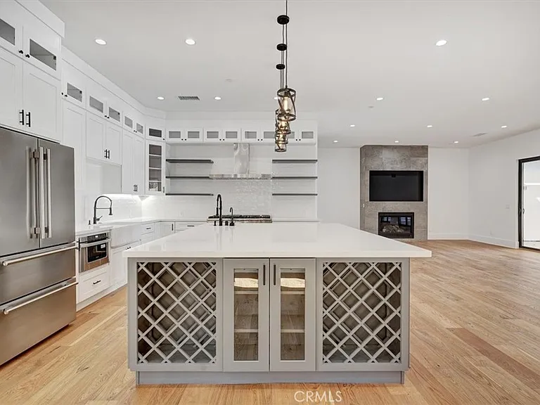 5520 Woodlake Ave — Photo 11