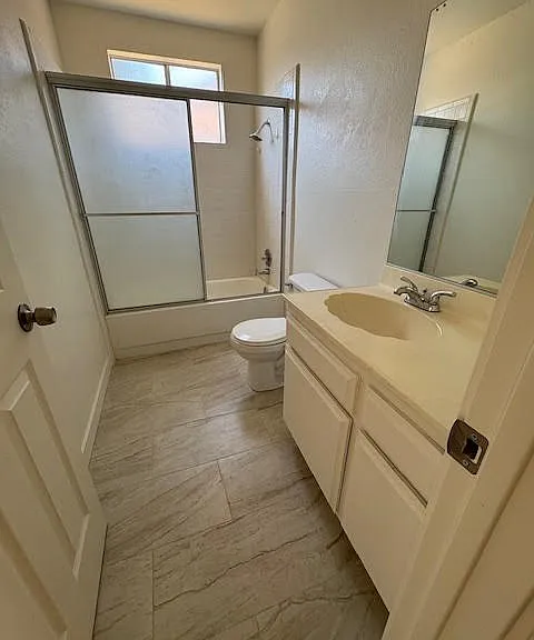 43702 Rembrandt St — Photo 12