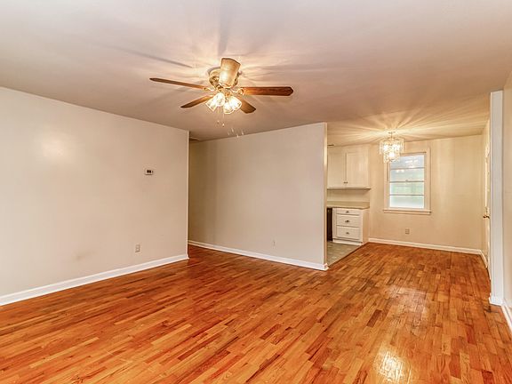 4th image of 3635 Morse Ave