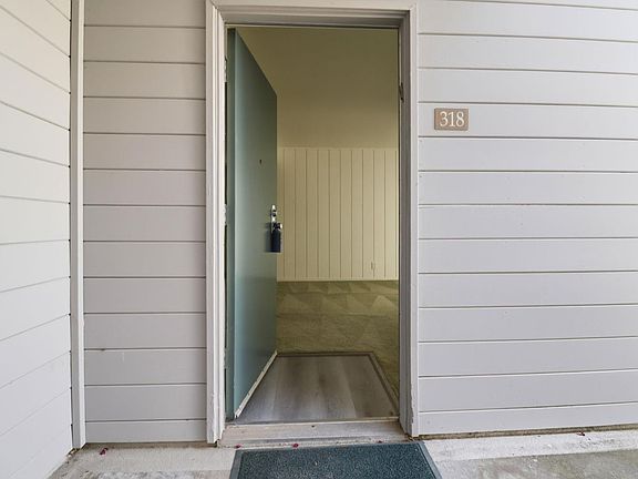 2nd image of 318 Larkspur Plaza Drive