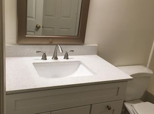 12114 Greenway Ct APT 201, Fairfax, VA 22033