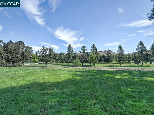 2308 Tice Creek Dr APT 5, Walnut Creek, CA 94595