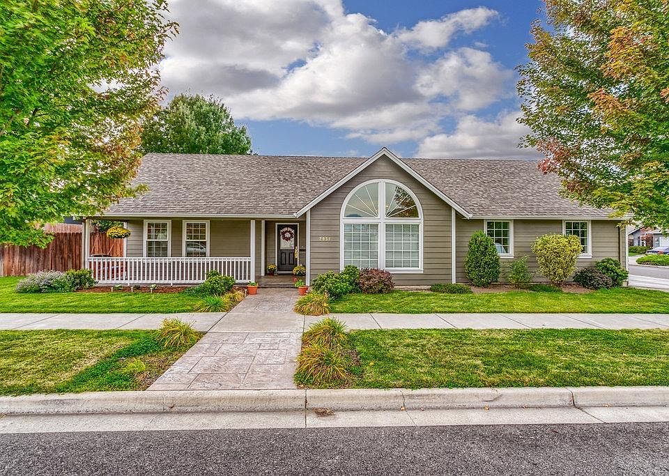 1st image of 2051 Kingswood Dr