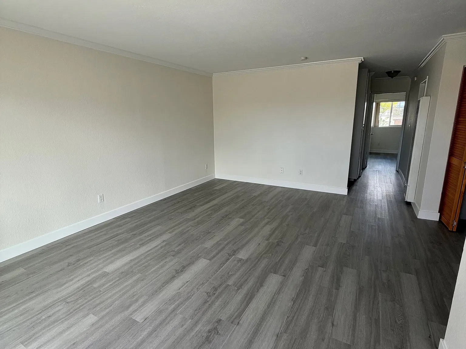 2 bed, 1.5 bath, 800 sqft, $2,500 — Photo 4