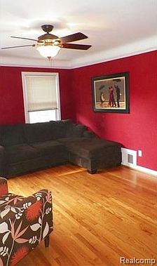 4th image of 1504 Hoffman Ave