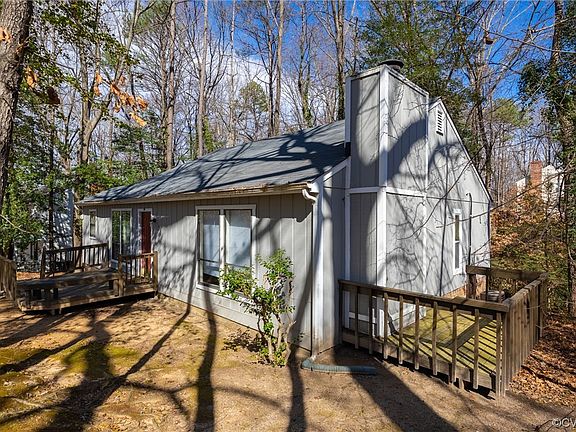 3rd image of 113 Mosswood Ct