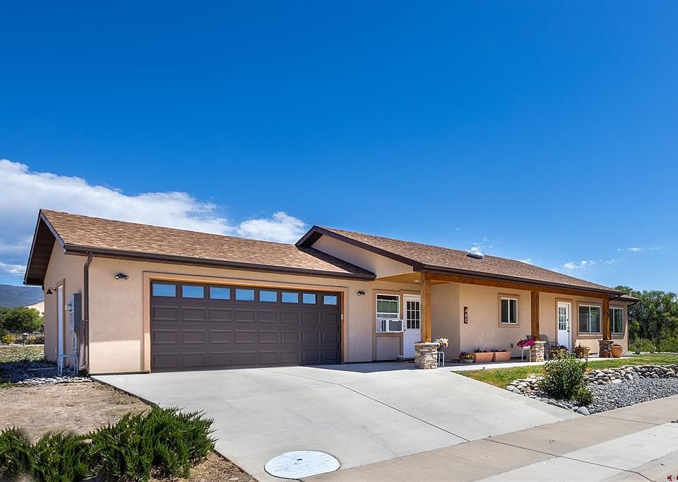 1st image of 480 Hawthorn Drive