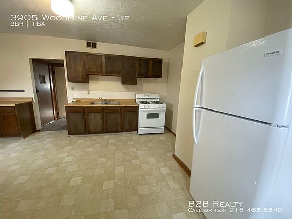 3rd image of 3905 Woodbine Ave