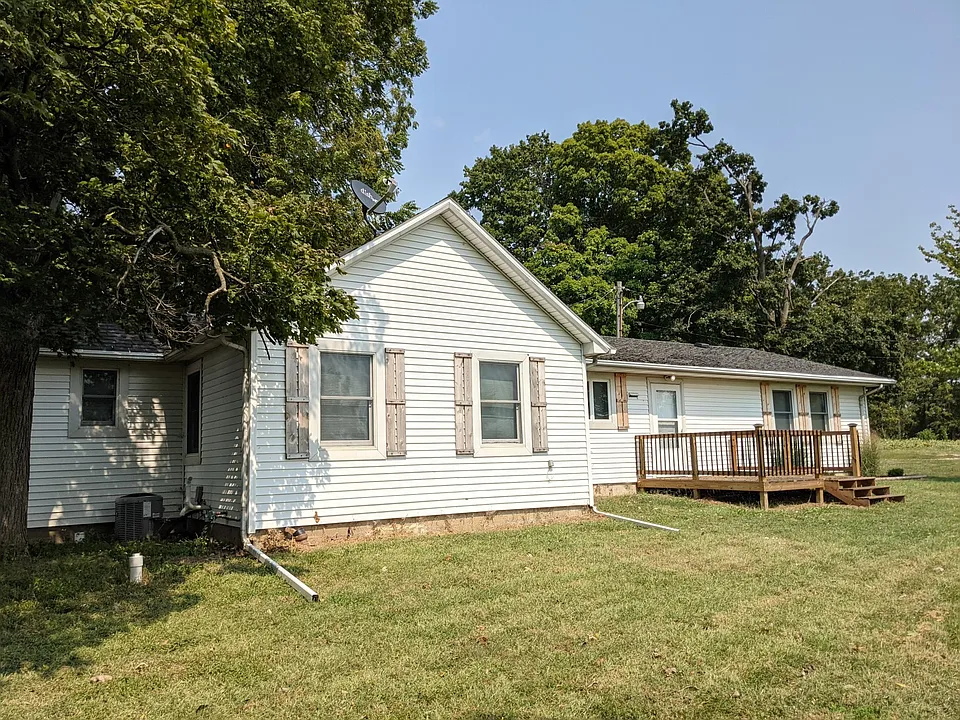 9379 N 1750 East Rd