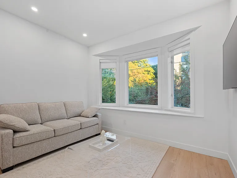 957 Nicola St #203 — Photo 20