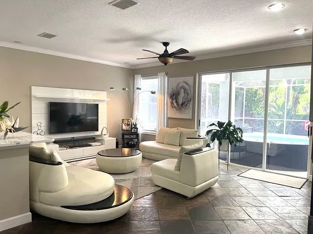 236 Arbor Woods Cir — Photo 11