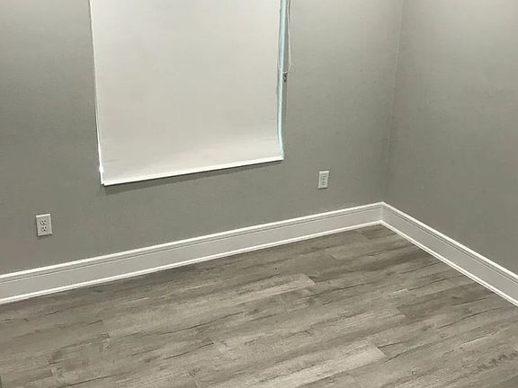 5th image of 1416 Bennett Ave #105
