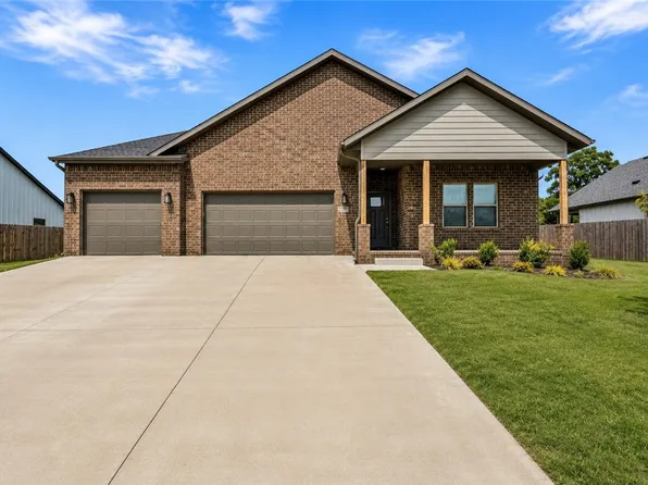 2208 Riggins Ave, Pea Ridge, AR 72751