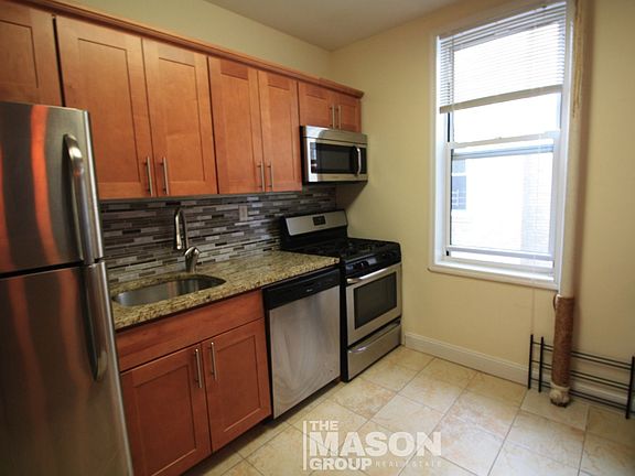 2nd image of 201 W 92nd St APT 6A