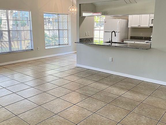 3rd image of 3746 Lamar Ct