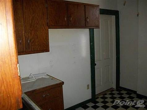 3rd image of 215 Elizabeth St