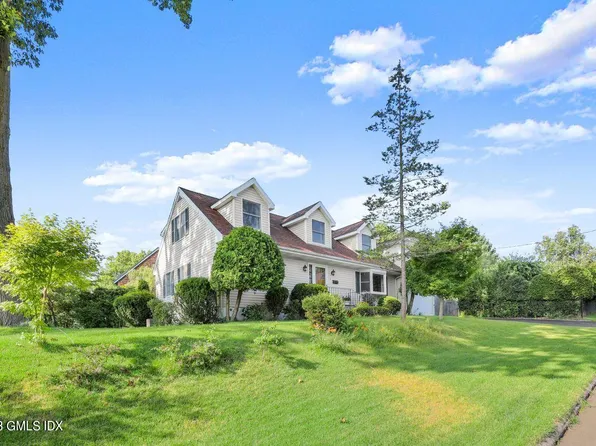 1 Robin Pl, Old Greenwich, CT 06870