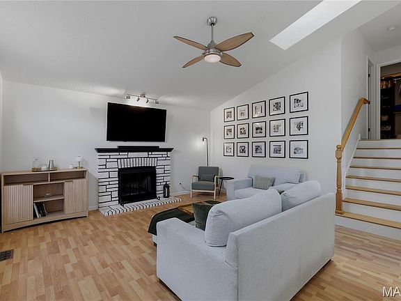3rd image of 305 Cypress Point Ct
