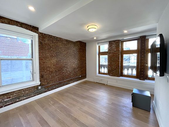 2nd image of 16 E 18th St Floor 9