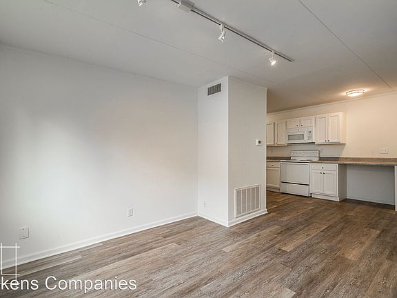 2nd image of 1400 Neil Ave APT 104