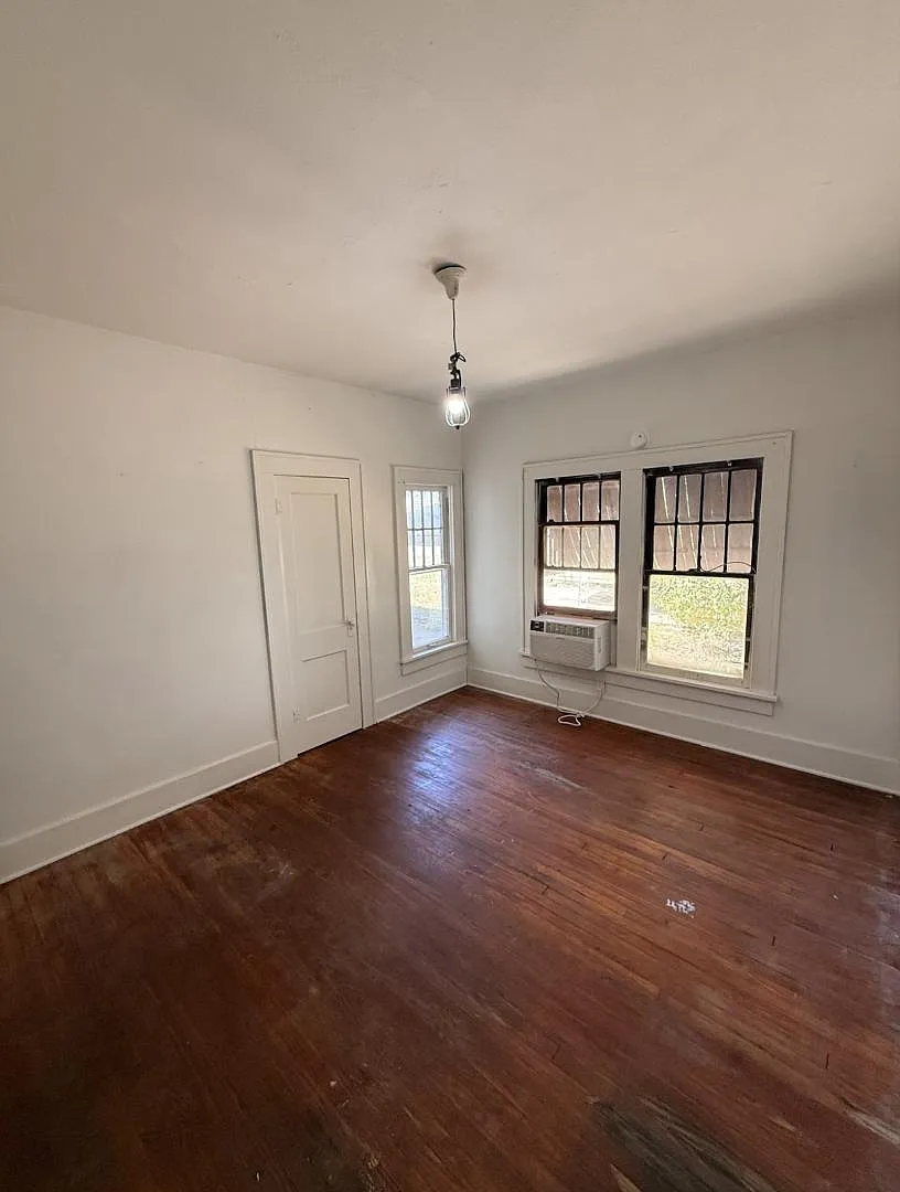 522 E Maple St — Photo 2
