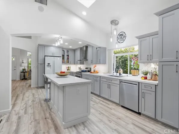 23515 Meriden Pl, Santa Clarita, CA 91354