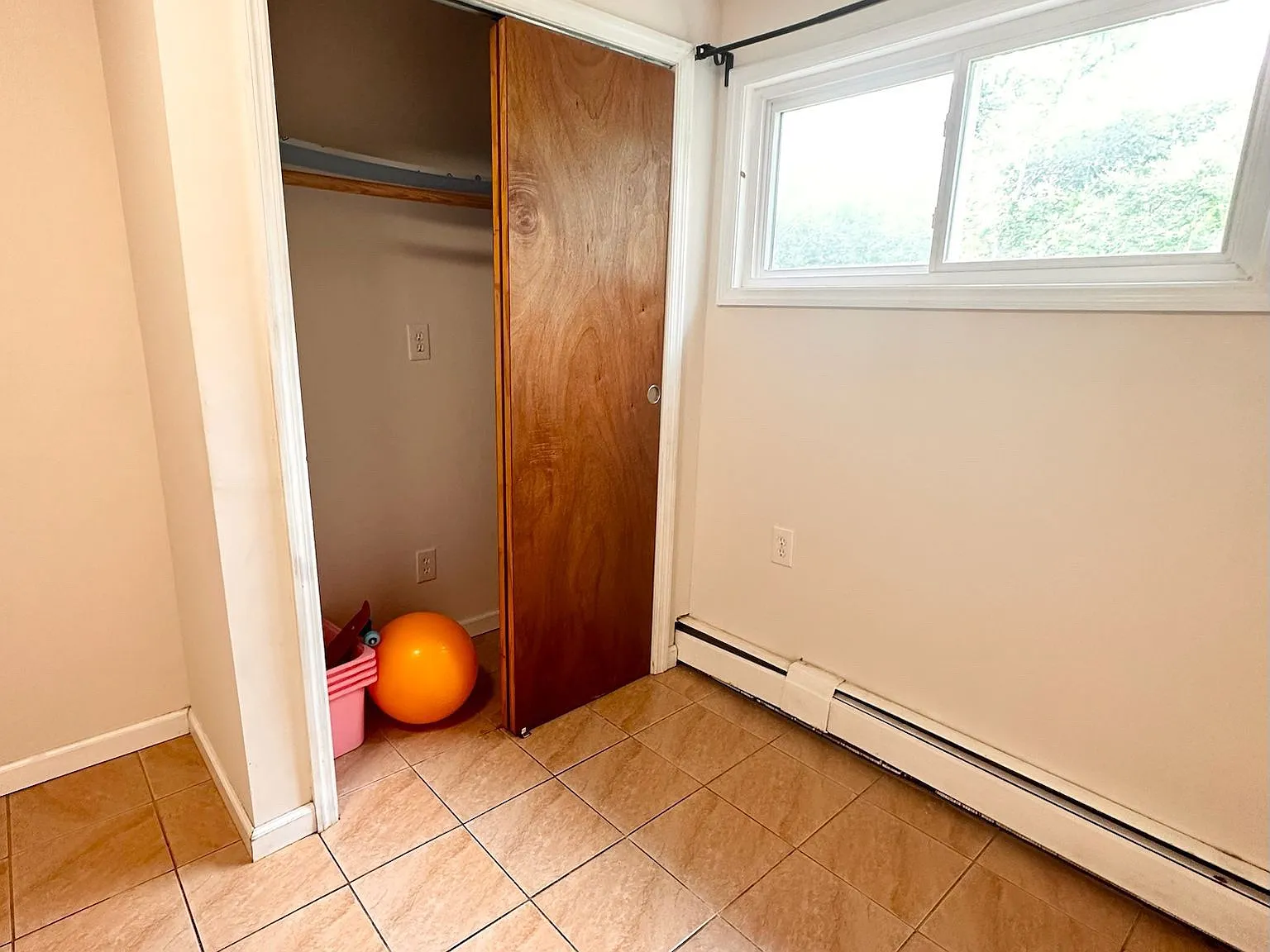 Birchwood Park Dr, Syosset — Photo 4