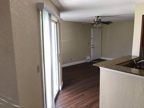 4th image of 11574 Westwood Blvd #1423