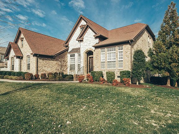 2nd image of 1249 Chloe Dr