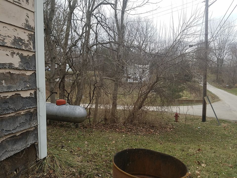 2nd image of 114 E 3rd St