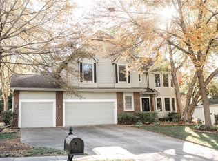 915 57th St, West Des Moines, IA 50266