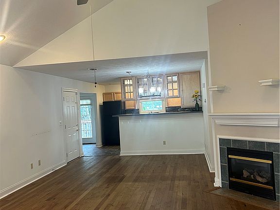4th image of 505 Ridgeview Ct