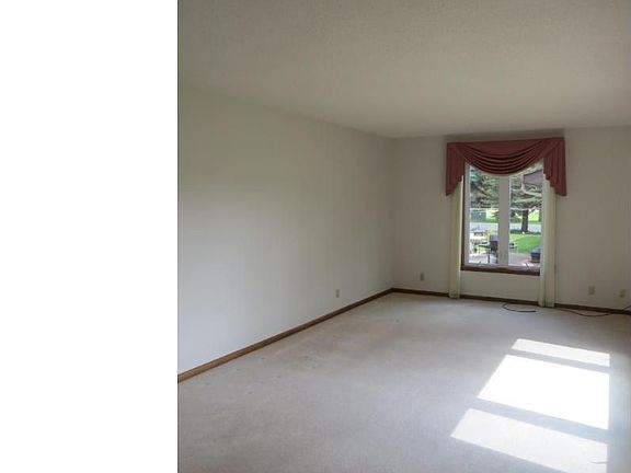 3rd image of 405 W Douglas St