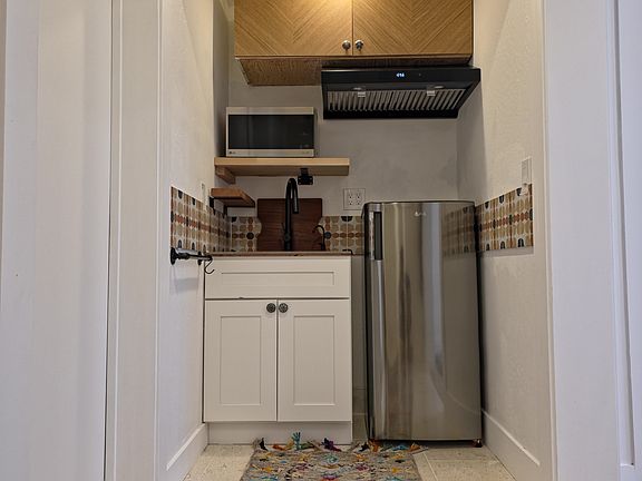 3rd image of 590 Farallon Ave