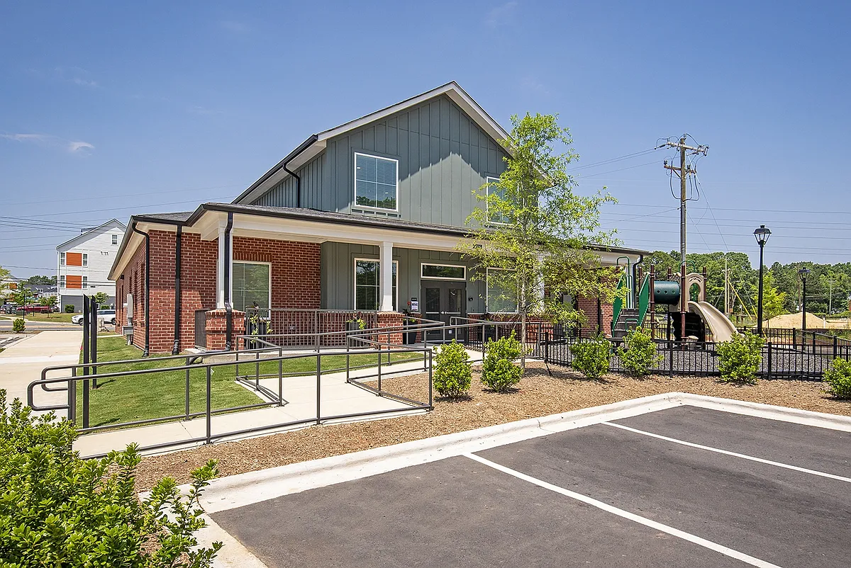 Building Photo - Middle Creek Lofts