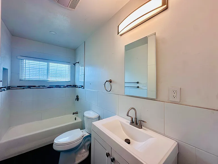 29 N Hidalgo Ave #F — Photo 10