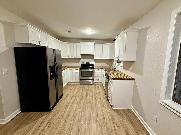 3rd image of 108 Forest Dr